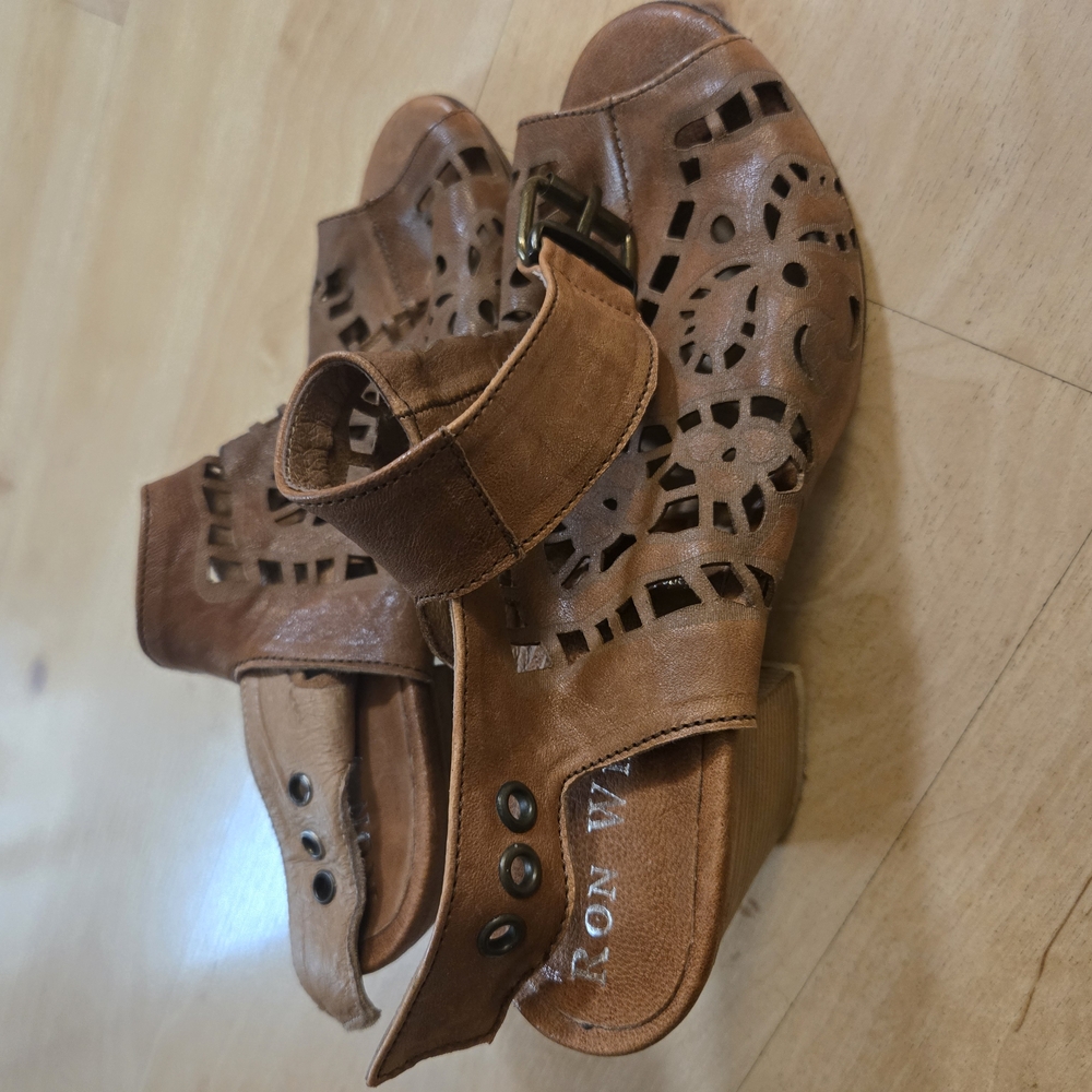 Ron White/Vero Cuoio Brown Leather Sandals